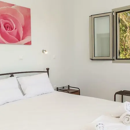 Uranos - Unforgettable Vacation By The Beach Ferienhaus Kardhamili